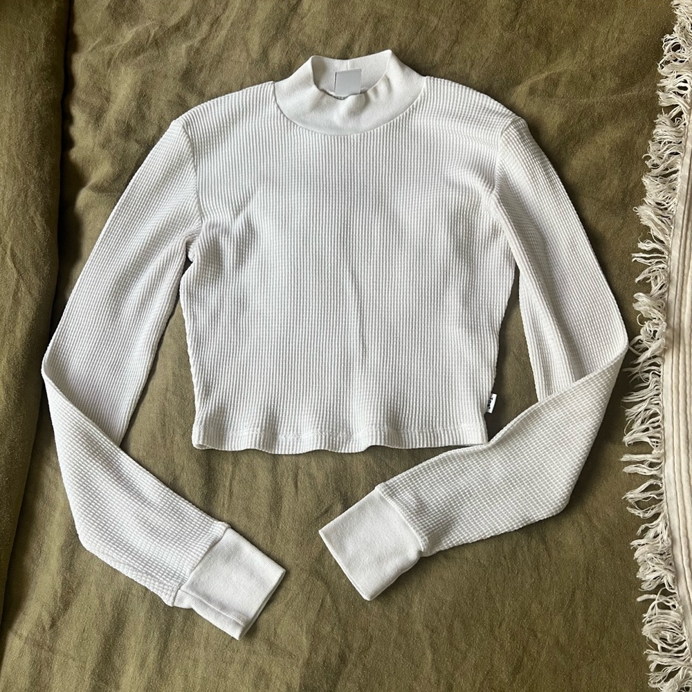 Aritzia TNA waffle knife cropped mock neck top